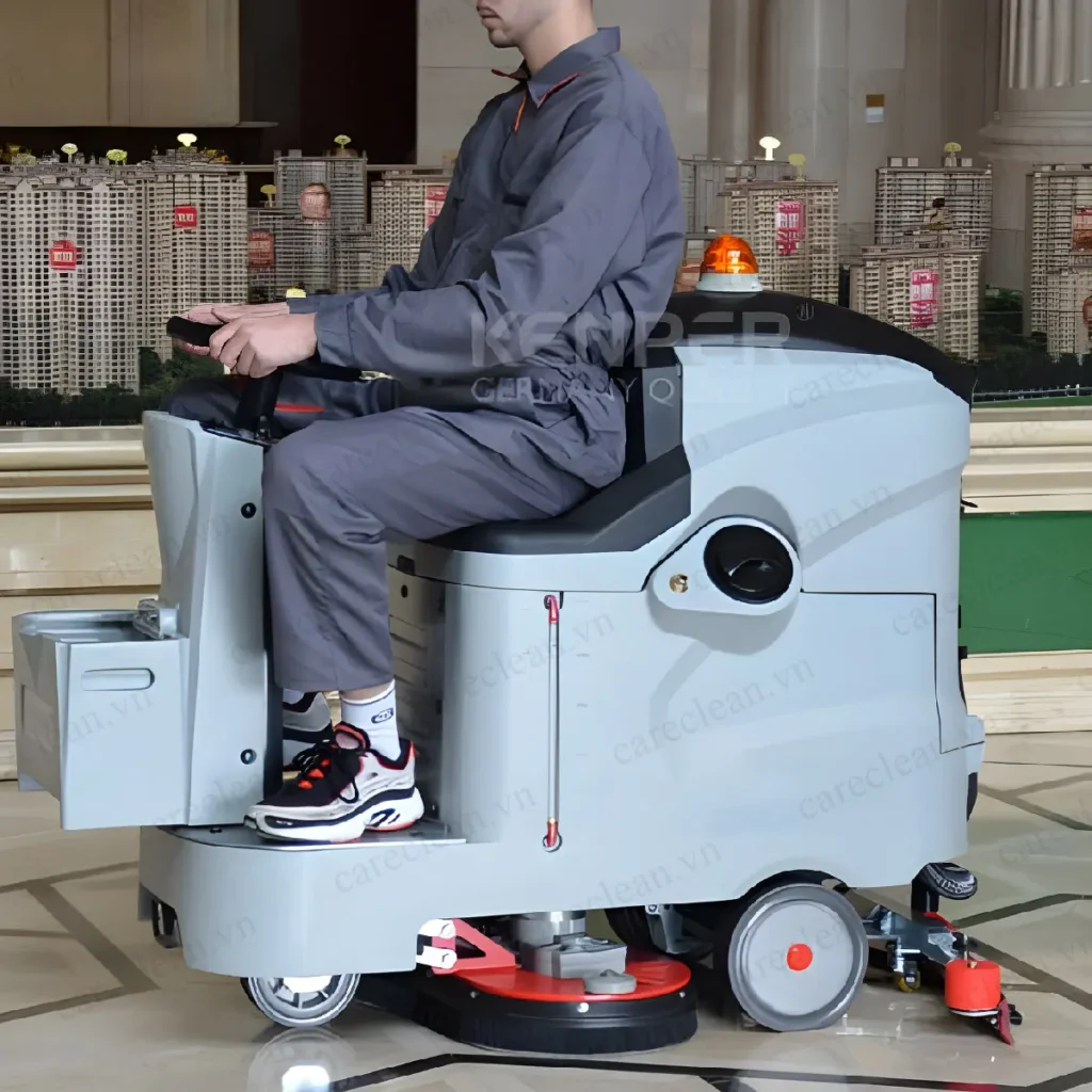 Máy chà sàn liên hợp Kenper RANGER 670B tại ROC 