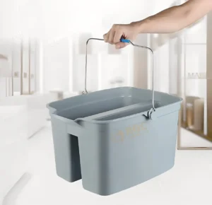 Xô đựng dụng cụ lau kính tại ROC