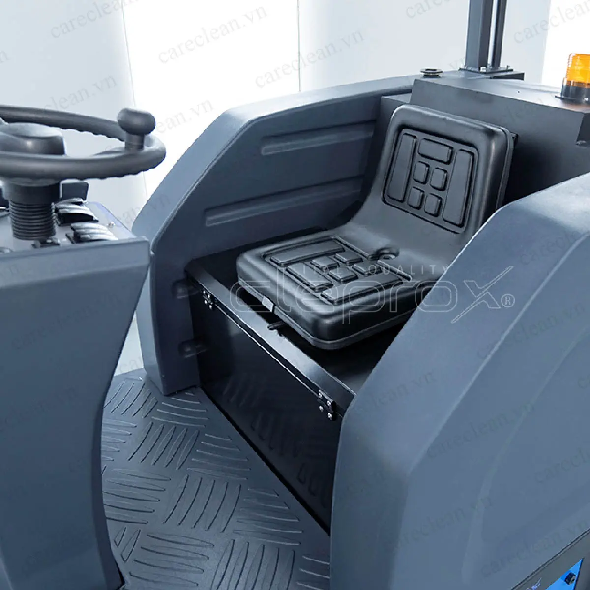 Máy quét rác ngồi lái CLEPROX - SX-200 tại ROC 