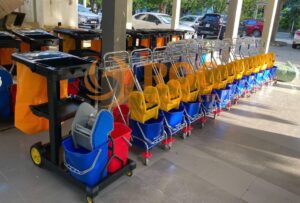 Xe dọn vệ sinh khách sạn