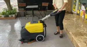 Máy lau sàn nhà xưởng HiClean HC 460C ứng dụng đa dạng dễ dàng sử dụng