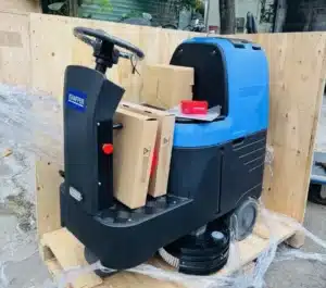 Máy chà sàn liên hợp ngồi lái CM90B ứng dụng đa dạng